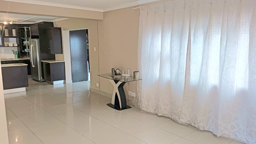 5 Bedroom Property for Sale in Gonubie Eastern Cape